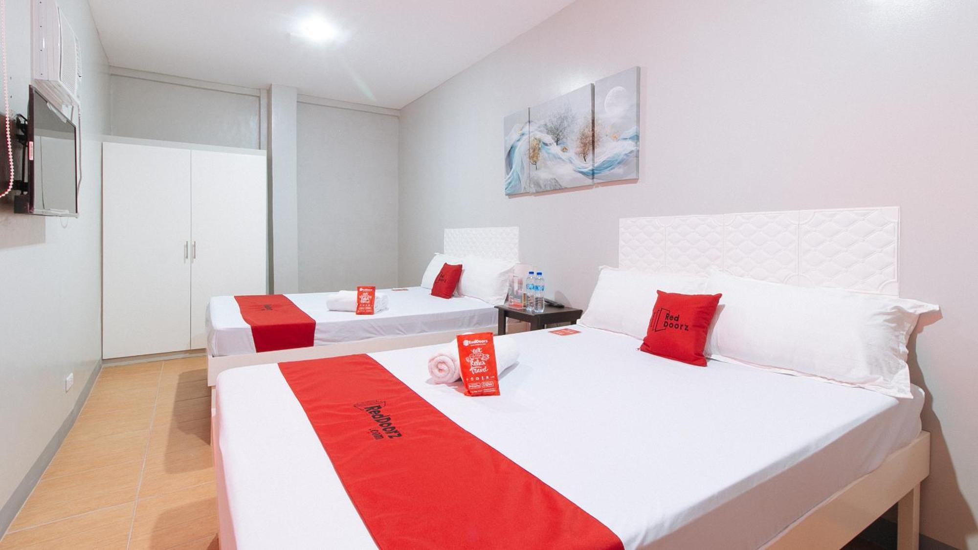 Hotel Reddoorz Near Christ The King Medical Center à Las Piñas Extérieur photo
