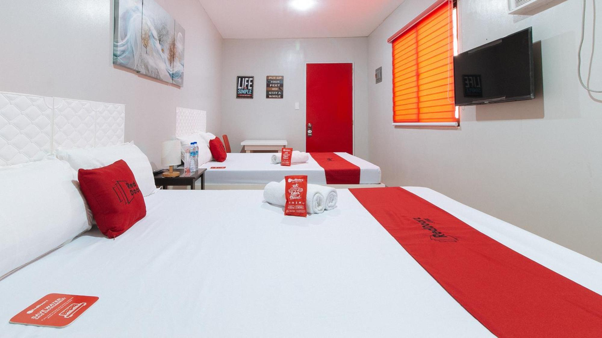 Hotel Reddoorz Near Christ The King Medical Center à Las Piñas Extérieur photo