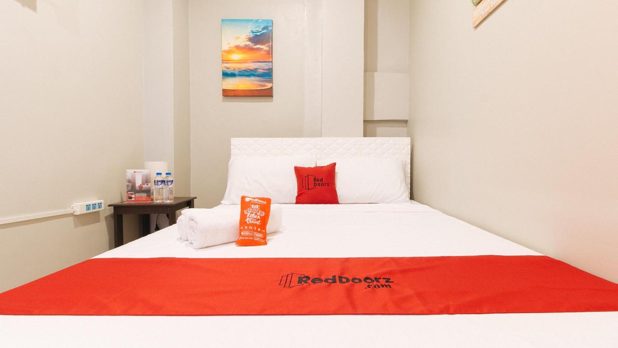 Hotel Reddoorz Near Christ The King Medical Center à Las Piñas Extérieur photo