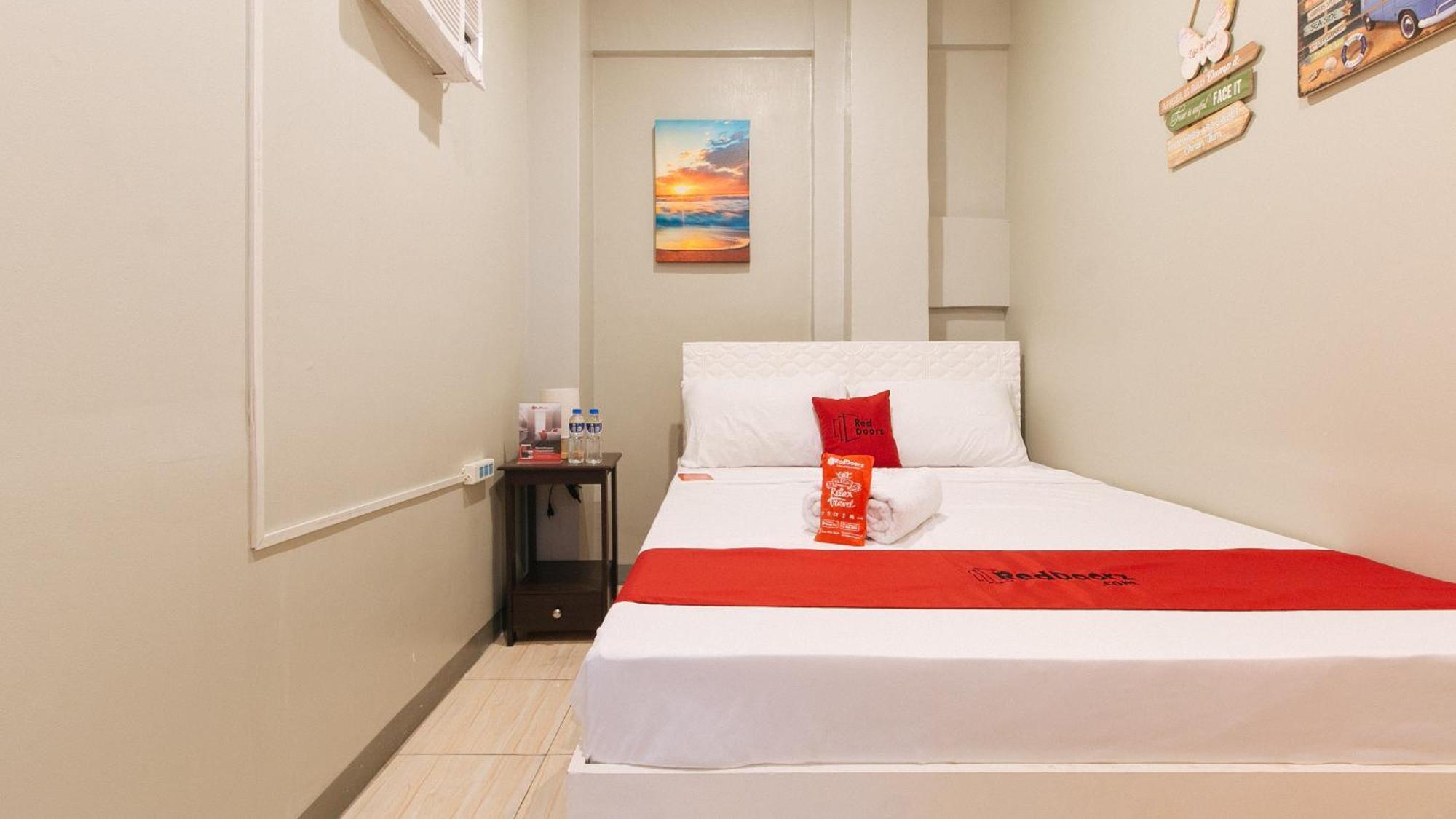 Hotel Reddoorz Near Christ The King Medical Center à Las Piñas Extérieur photo