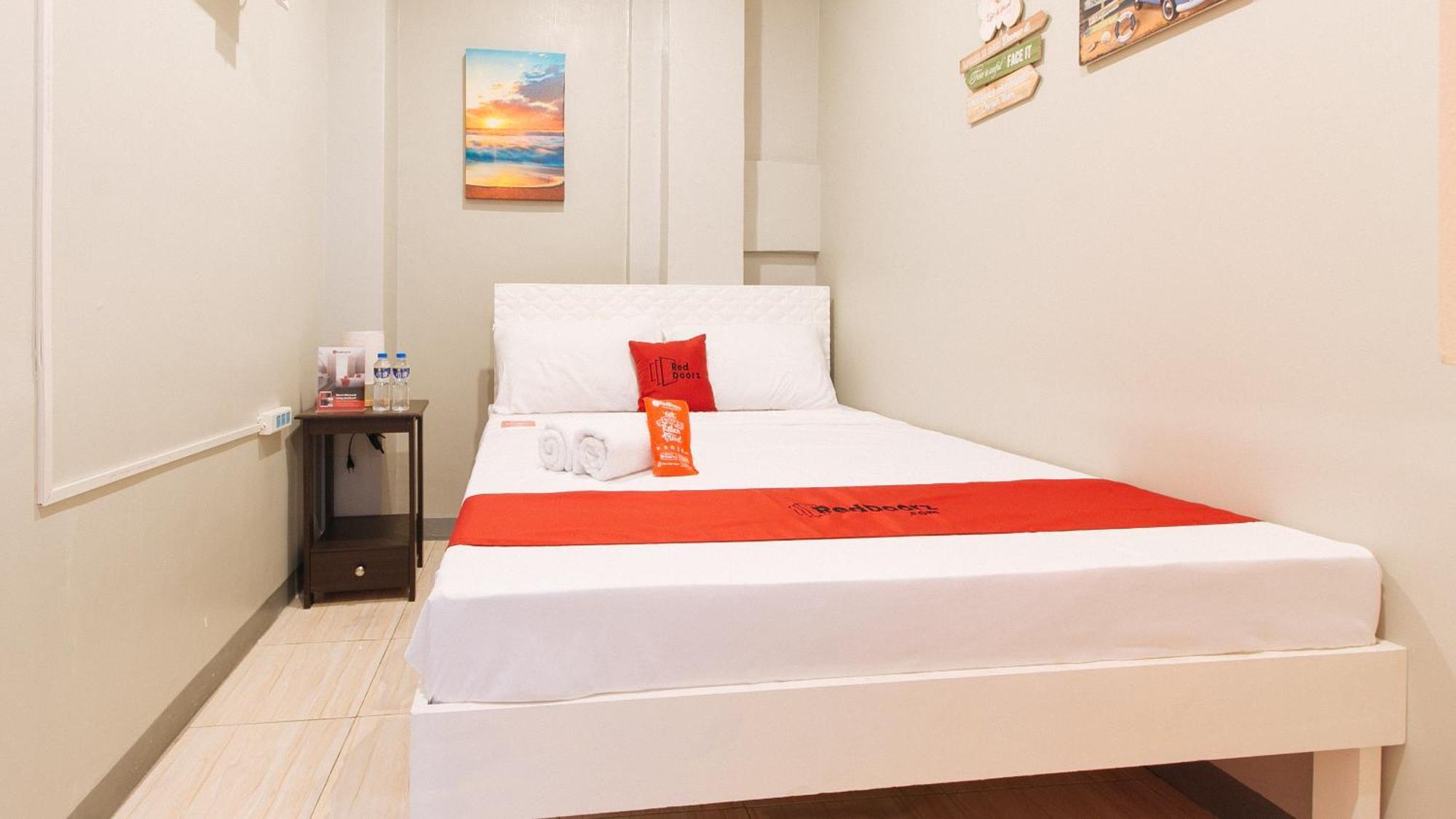 Hotel Reddoorz Near Christ The King Medical Center à Las Piñas Extérieur photo