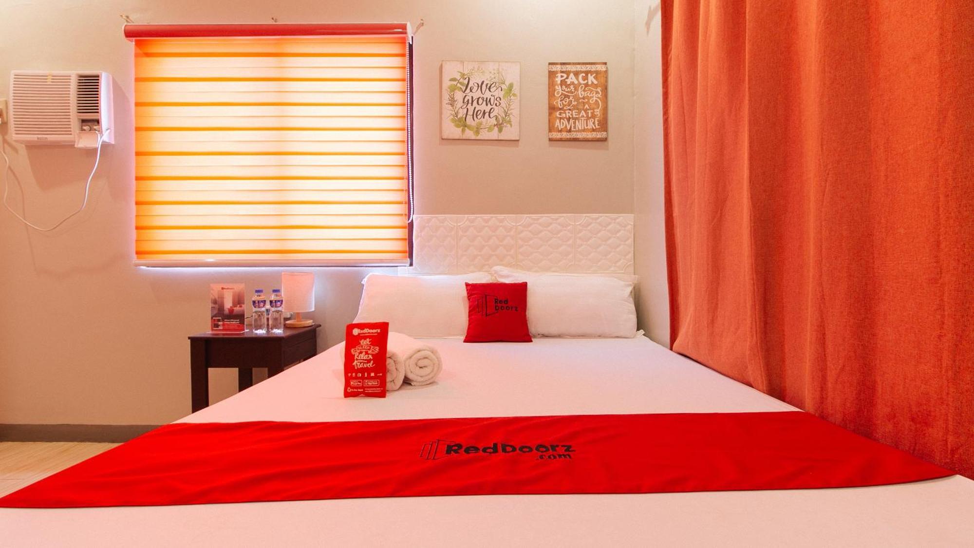Hotel Reddoorz Near Christ The King Medical Center à Las Piñas Extérieur photo